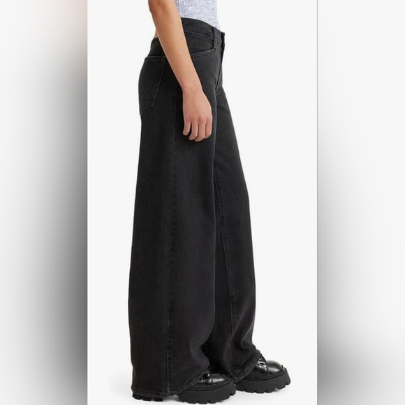 NWT Levi's high loose flare jeans. - Picture 2 of 9